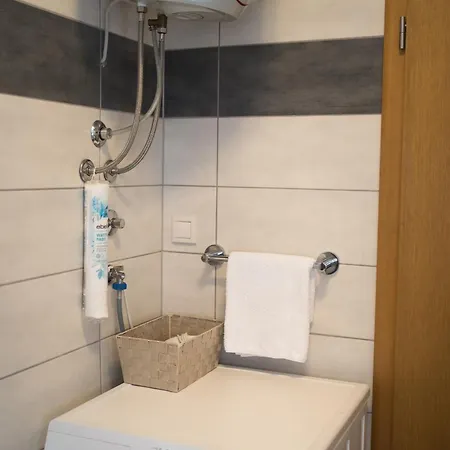 Tinaa Apartment